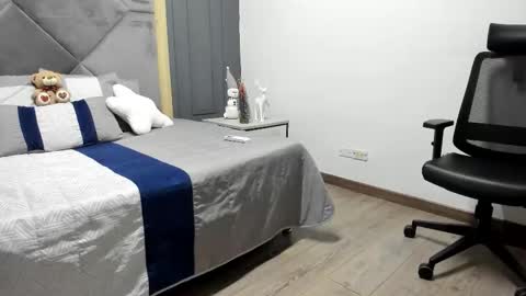 luca_morettii online show from November 18, 12:20 pm