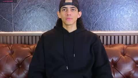 lucaalessi online show from May 19, 12:33 pm