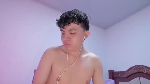 Snapshot of lucaas_king chatting on February 5, 12:38 pm Lukas online show from February 5, 12:38 pm
