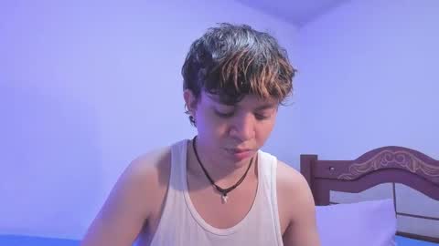 Snapshot of lucaas_king chatting on December 23, 7:09 pm Lukas online show from December 23, 7:09 pm