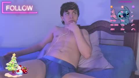 Snapshot of lucaas_king chatting on December 17, 7:59 pm Lukas online show from December 17, 7:59 pm