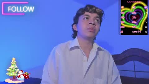 Snapshot of lucaas_king chatting on December 10, 1:51 am Lukas online show from December 10, 1:51 am