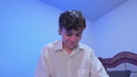 Snapshot of lucaas_king chatting on December 9, 3:45 pm Lukas online show from December 9, 3:45 pm