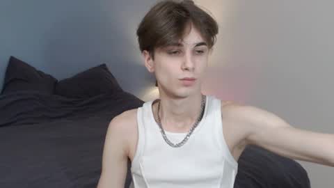 Snapshot of lucacharm chatting on February 12, 2:45 am lucacharm online show from February 12, 2:45 am