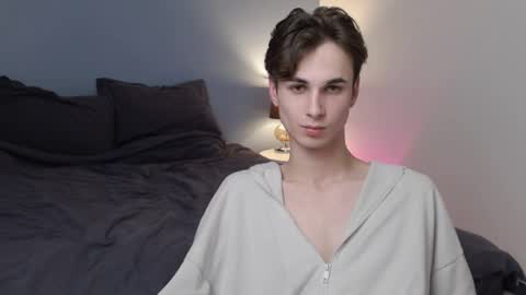 Snapshot of lucacharm chatting on February 5, 12:53 am lucacharm online show from February 5, 12:53 am