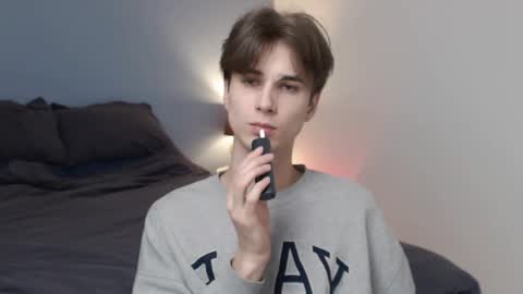 Snapshot of lucacharm chatting on February 16, 5:15 pm lucacharm online show from February 16, 5:15 pm