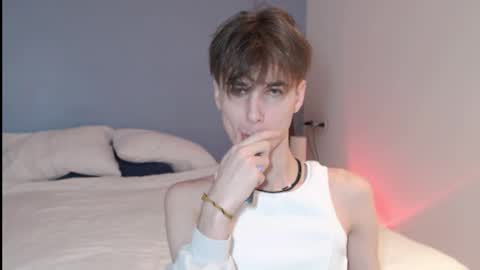 Snapshot of lucacharm chatting on January 2, 3:48 am lucacharm online show from January 2, 3:48 am