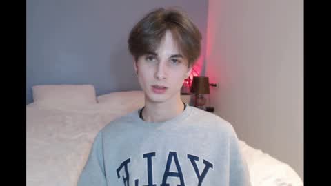 Snapshot of lucacharm chatting on December 21, 9:58 pm lucacharm online show from December 21, 9:58 pm