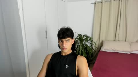 lucacosta19 online show from April 30, 8:16 pm