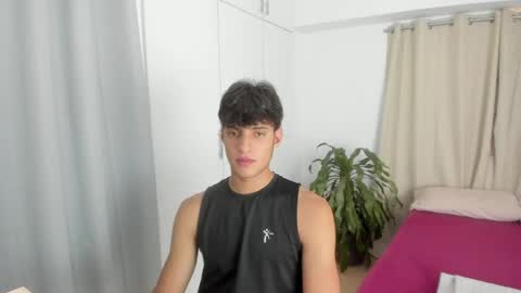 lucacosta19 online show from May 11, 8:06 pm