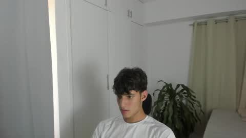 lucacosta19 online show from May 7, 9:48 pm
