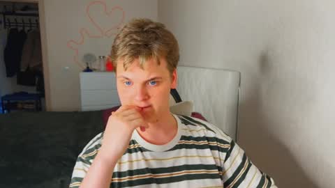 Lucas Gill online show from April 3, 1:19 pm