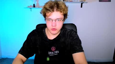 lucas_long_ online show from February 5, 8:16 pm