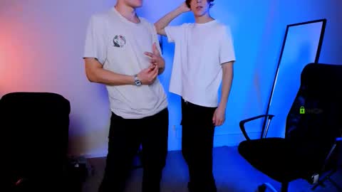 Snapshot of lucas_long_ chatting on September 18, 1:02 pm lucas_long_ online show from September 18, 1:02 pm
