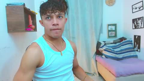 Snapshot of lucas_luxx1 chatting on September 16, 1:12 pm Lucas Luxx online show from September 16, 1:12 pm