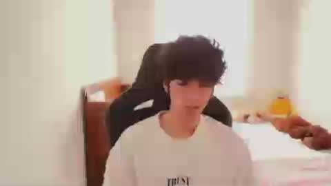 lucas_xo online show from June 24, 6:44 pm