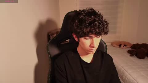 lucas_xo online show from June 15, 11:40 pm