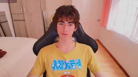 Snapshot of lucas_xo chatting on September 16, 8:31 pm lucas_xo online show from September 16, 8:31 pm