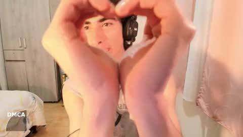 Snapshot of lucas_xo chatting on September 24, 4:34 am lucas_xo online show from September 24, 4:34 am