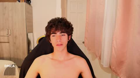 Snapshot of lucas_xo chatting on September 27, 1:03 am lucas_xo online show from September 27, 1:03 am