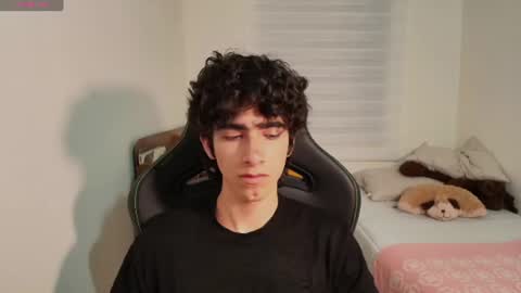 lucas_xo online show from June 22, 4:30 am