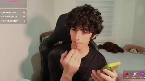 lucas_xo online show from June 23, 4:39 am