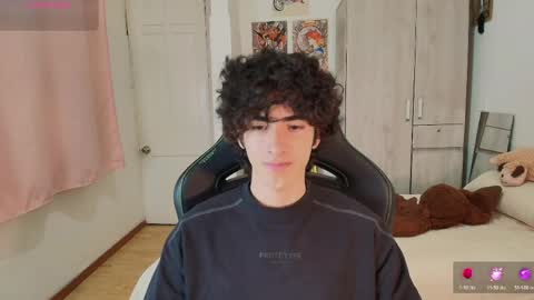 lucas_xo online show from April 27, 11:32 pm