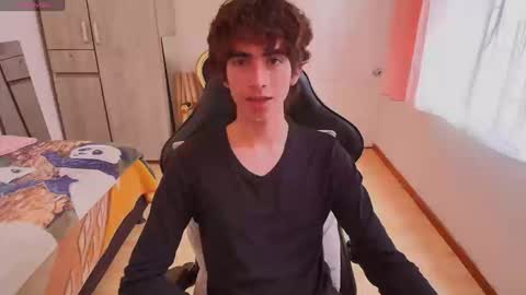 Snapshot of lucas_xo chatting on September 12, 7:47 pm lucas_xo online show from September 12, 7:47 pm