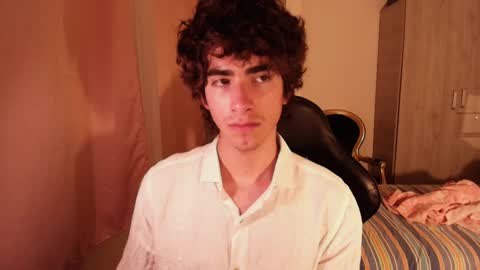 Snapshot of lucas_xo chatting on October 6, 12:59 am lucas_xo online show from October 6, 12:59 am