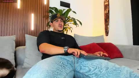 LUCA SANTOS online show from March 31, 4:36 am