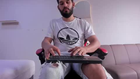 Lucas  Beaumont online show from February 2, 1:52 pm