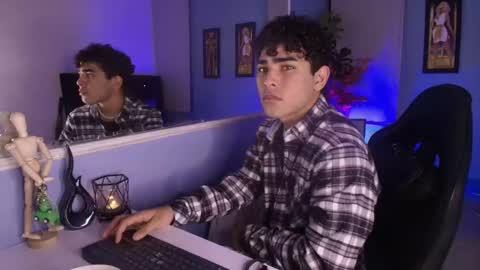Snapshot of lucascarterr chatting on September 9, 5:18 am lucascarterr online show from September 9, 5:18 am