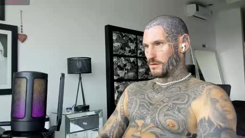 Snapshot of lucasexclusive chatting on December 11, 3:47 am lucasexclusive online show from December 11, 3:47 am