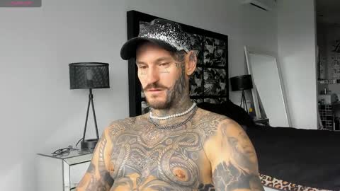 Snapshot of lucasexclusive chatting on January 7, 3:37 am lucasexclusive online show from January 7, 3:37 am