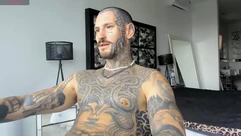 Snapshot of lucasexclusive chatting on January 6, 4:04 am lucasexclusive online show from January 6, 4:04 am