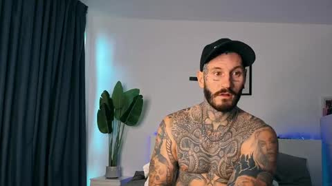 lucasexclusive online show from May 5, 5:53 am
