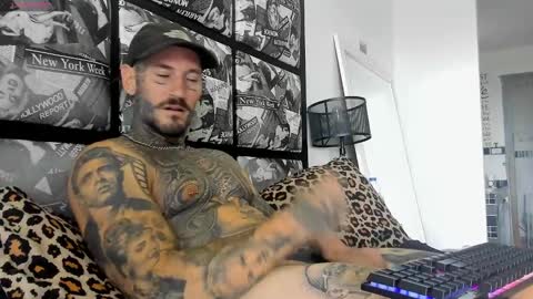 Snapshot of lucasexclusive chatting on March 10, 5:11 am lucasexclusive online show from March 10, 5:11 am