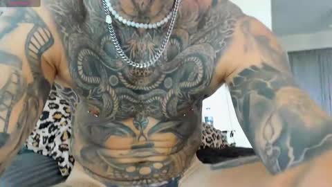 Snapshot of lucasexclusive chatting on February 1, 6:00 am lucasexclusive online show from February 1, 6:00 am