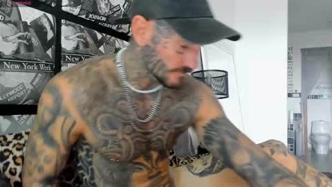 Snapshot of lucasexclusive chatting on February 19, 6:00 am lucasexclusive online show from February 19, 6:00 am