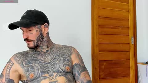 lucasexclusive online show from October 27, 7:10 am