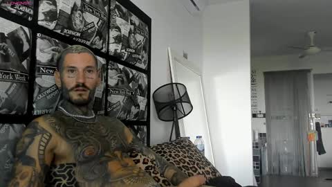 Snapshot of lucasexclusive chatting on February 14, 6:45 am lucasexclusive online show from February 14, 6:45 am