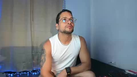 lucasgaeel online show from September 25, 1:26 am
