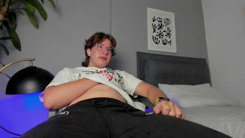 Lucas Morales online show from May 21, 3:27 pm