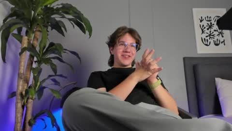 Lucas Morales online show from May 25, 2:01 pm