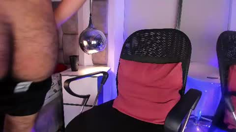 lucasthomson_ online show from July 7, 7:23 am