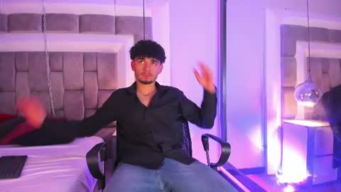 lucasthomson_ online show from July 1, 4:24 am