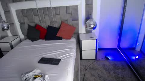 lucasthomson_ online show from June 14, 4:03 am