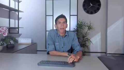 Lucca Moreti online show from March 21, 8:19 am