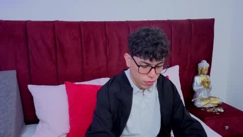 Lucho online show from April 18, 3:52 am