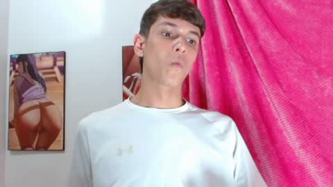 LUCHO HOT  online show from April 5, 7:21 pm